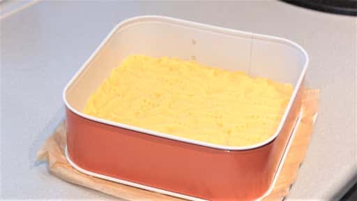 Домашній сирник - повітряний і ніжний, що просто тане в роті