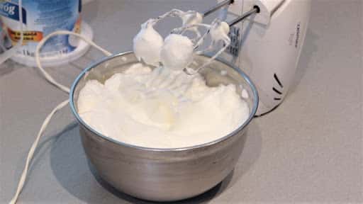 Домашній сирник - повітряний і ніжний, що просто тане в роті