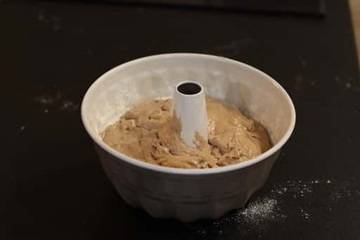 Кекс з горіхами - швидка та смачна випічка до чаю