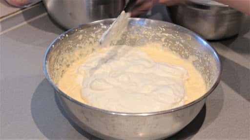 Домашній сирник - повітряний і ніжний, що просто тане в роті