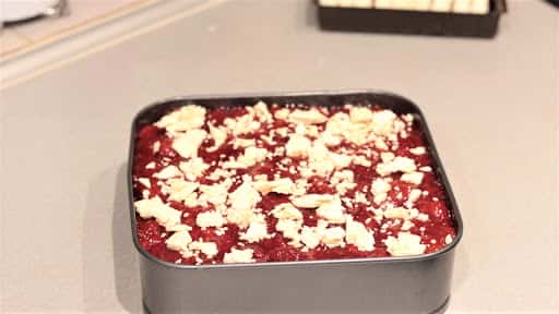 Пиріг "Апельсиново-полуничне задоволення" - простий та дуже смачний десерт