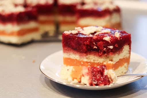 Пиріг "Апельсиново-полуничне задоволення" - простий та дуже смачний десерт