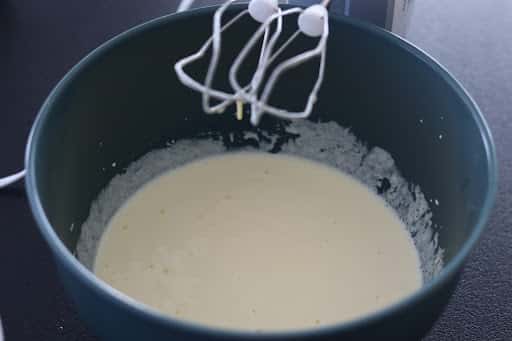 Шоколадний пиріг "Вулкан" - смачний, вологий, швидкий у приготуванні