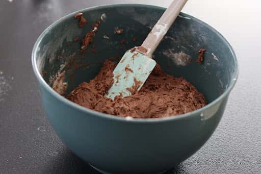 Шоколадний пиріг "Вулкан" - смачний, вологий, швидкий у приготуванні