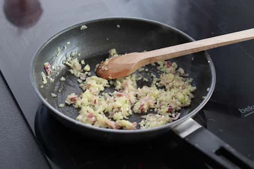 М'ясний рулет - дуже простий, але смачний рецепт з покроковими фото