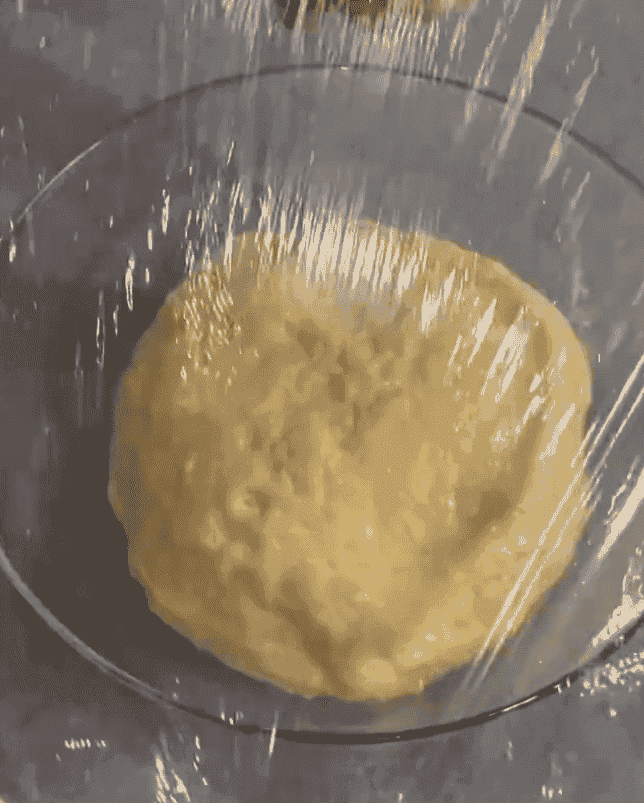 Булочки з сирно-вишневою начинкою - покроковий рецепт з фото