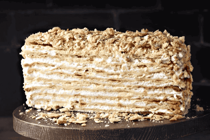 Торт "Наполеон" із домашнього листкового тіста і з масляно-заварним кремом