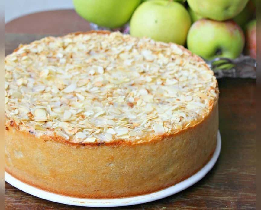 Сирно-яблучний пиріг - це така смакота, що не передати словами, обов'язково спробуйте