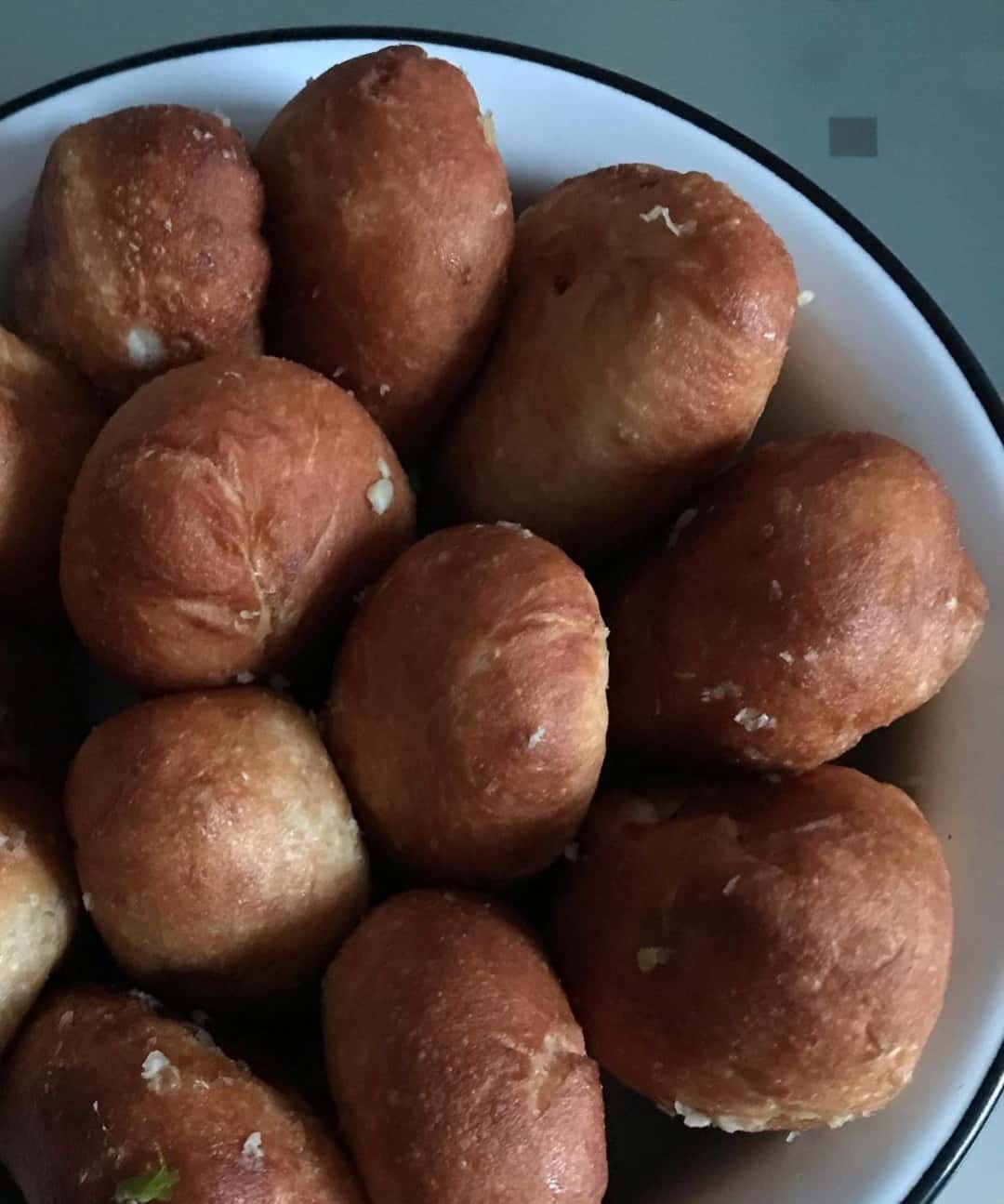 Пісні пиріжки з горохом і часником - дуже класний давній рецепт. Такої смакоти ви ще не їли