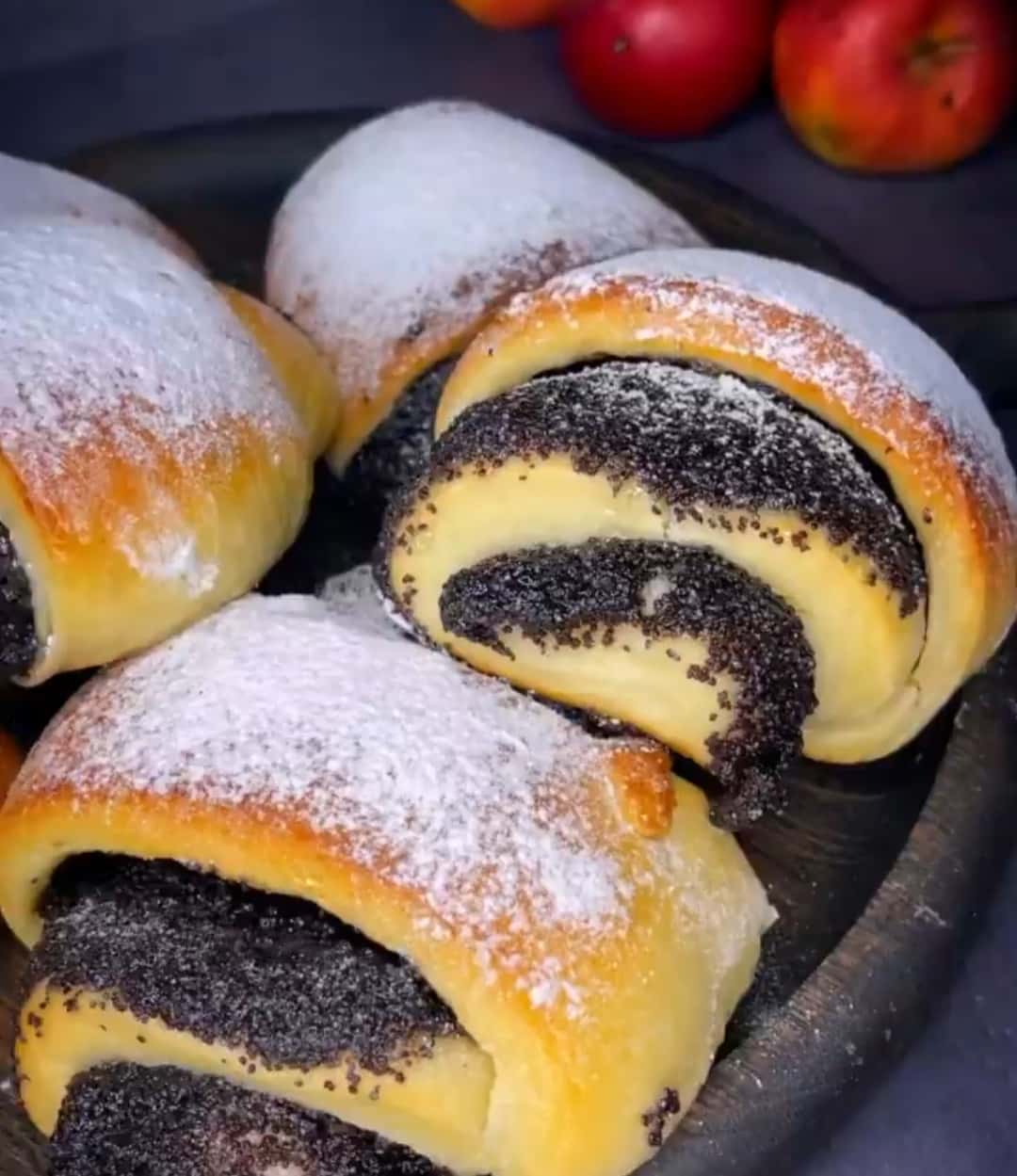 Булочки з маком - неймовірно смачні та повітряні, як з пекарні