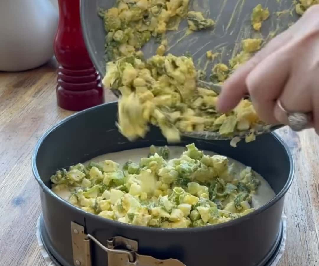 Неймовірно смачний заливний пиріг, який я їла б щодня