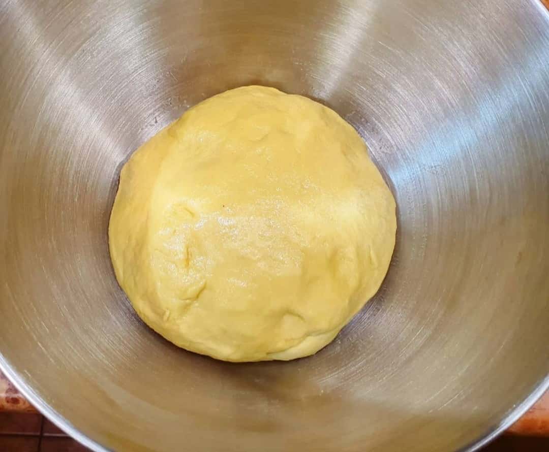 Пончики-завитки з яблуками - простенька та дуже смачна випічка