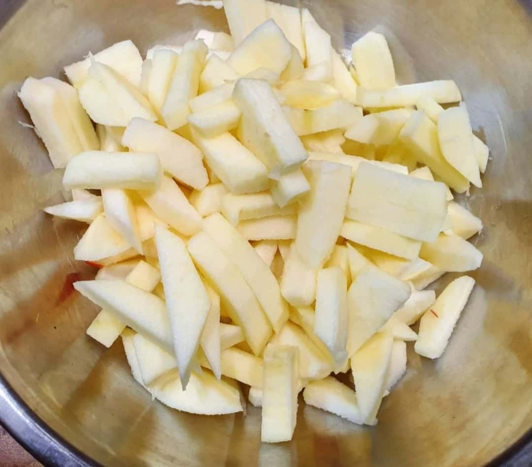 Пончики-завитки з яблуками - простенька та дуже смачна випічка