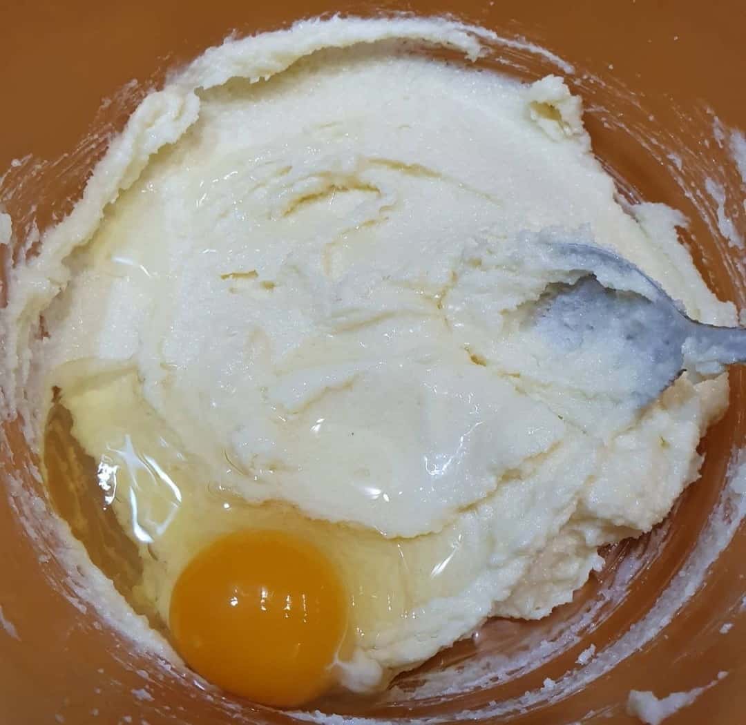 Пиріг з ягодами у сметанній заливці - дуже смачно, що просто тане в роті