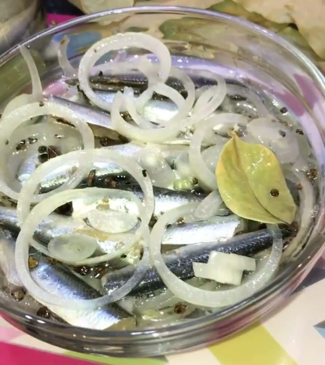 Домашня маринована кілька - неймовірно смачний рецепт