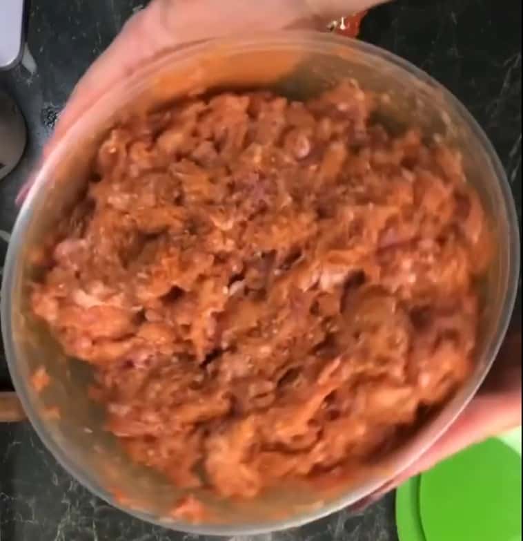 Домашня ковбаса в духовці - смачнішої я ще не їла, виходить соковита та ароматна