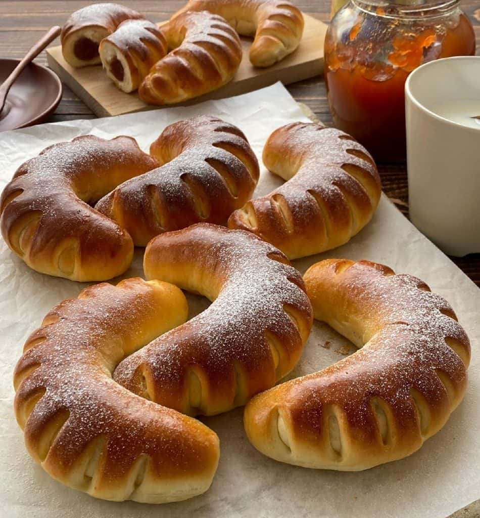 Найсмачніші рогалики з яблучним повидлом - пухові, здобні, м'якенькі