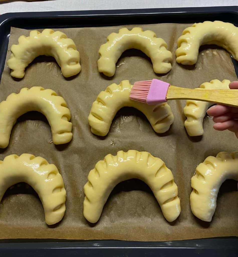 Найсмачніші рогалики з яблучним повидлом - пухові, здобні, м'якенькі