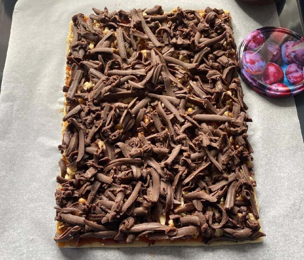 Торт «Вишиванка» з повидлом і горіхами - дуже смачна випічка до чаю чи до святкового столу