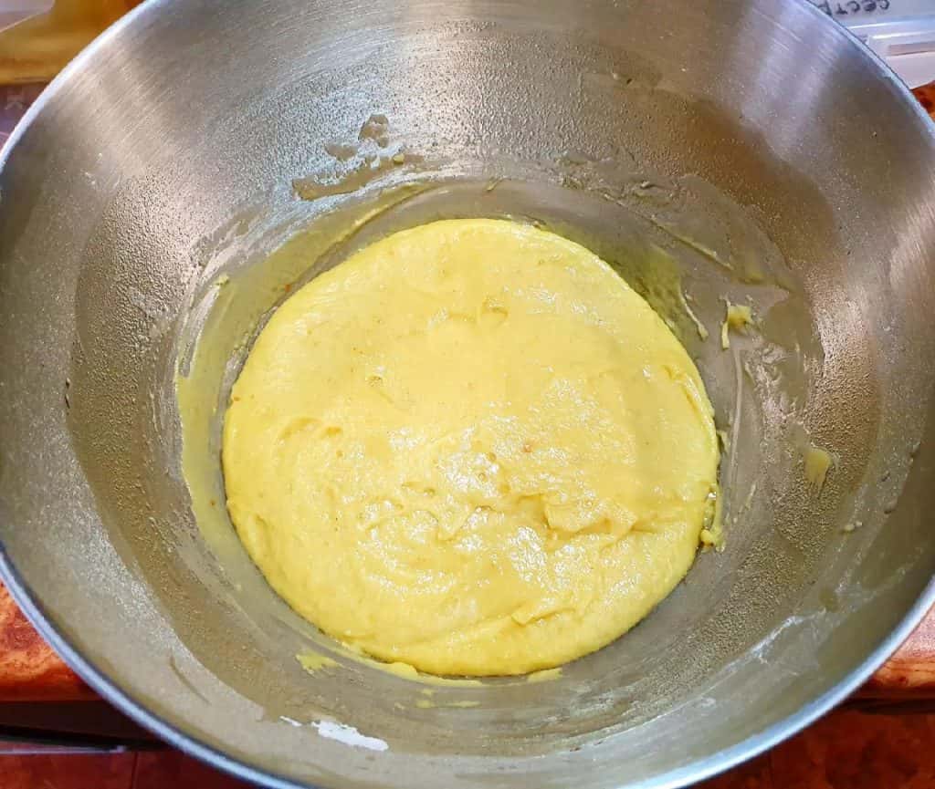 Солодка паска "Ароматна": дуже класний рецепт пишної і м'якенької випічки