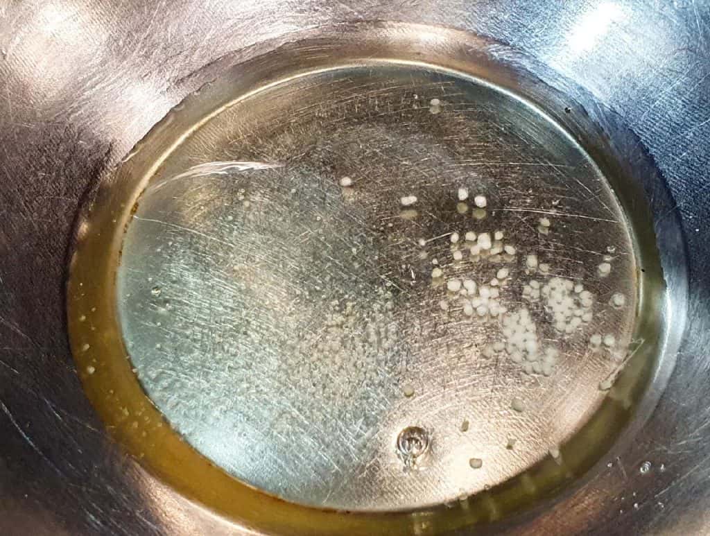 Як прикрасити Великодні паски: 2 варіанти - декор "Гнізда" та прикраси з мастики