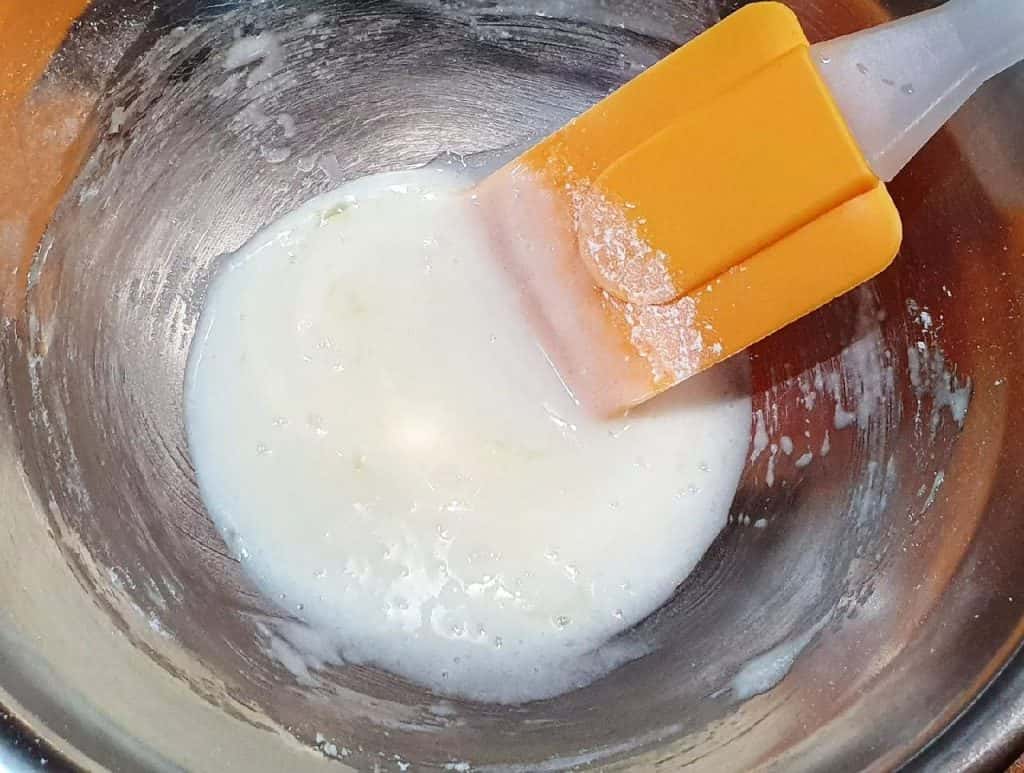 Як прикрасити Великодні паски: 2 варіанти - декор "Гнізда" та прикраси з мастики