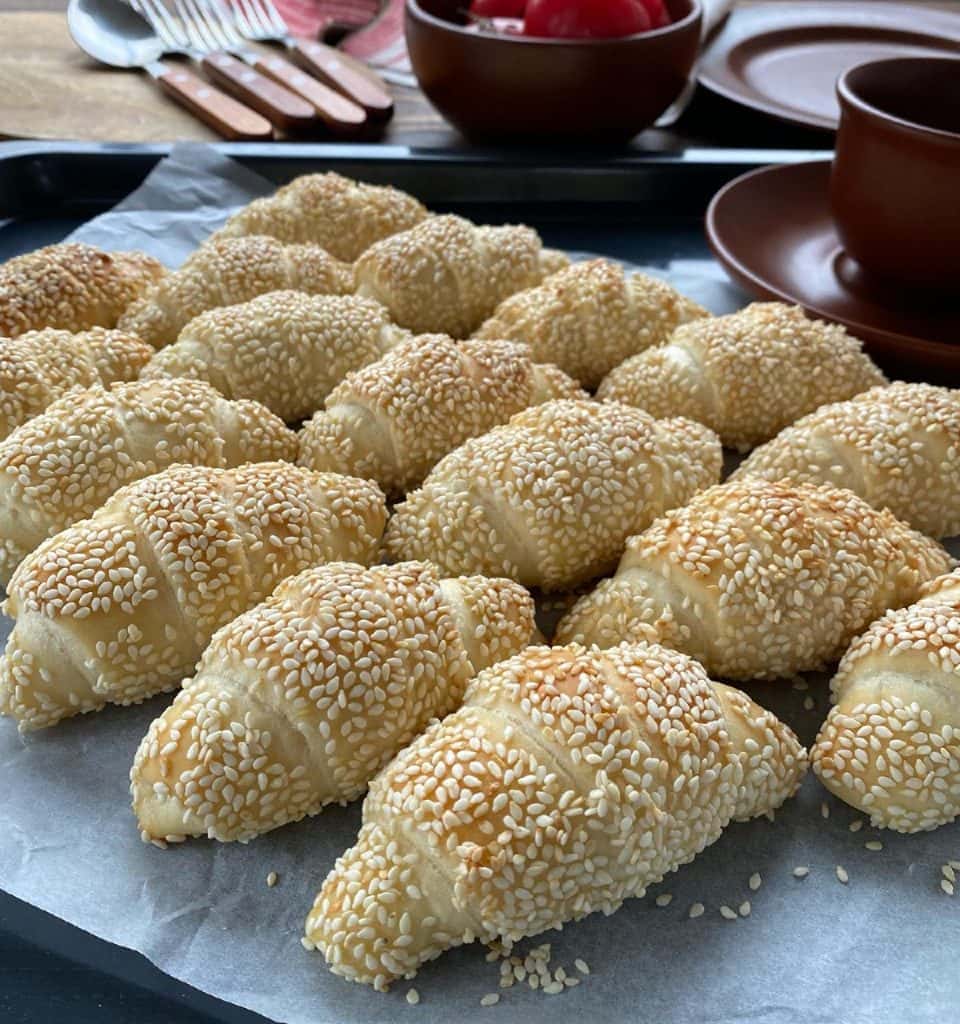 Булочки з сиром та сосисками - дуже смачна та ситна страва