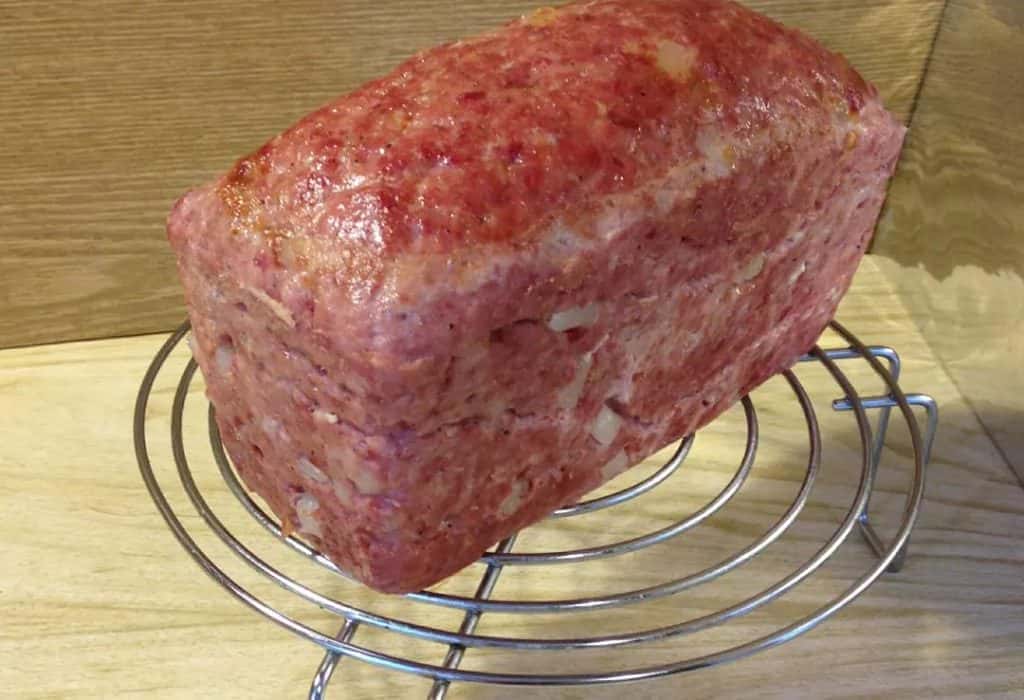 М'ясний хліб - ідеальна альтернатива покупній ковбасі. Простий рецепт