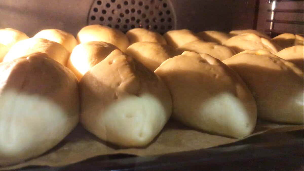 Хороше тісто для пиріжків - без молока, без яєць, без масла. Рецепт пісного, бюджетного тіста