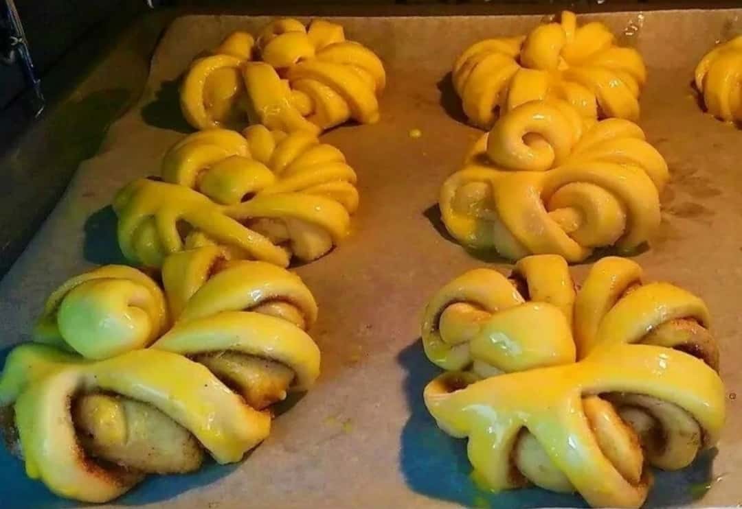 М'якенькі домашні булочки з корицею - тісто повітряне, як ПУХ, готуються простіше простого