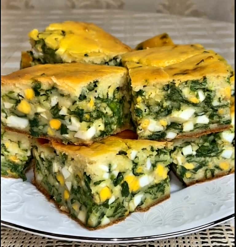 Заливний пиріг зі шпинатом: смачний і найпростіший рецепт з доступних інгредієнтів