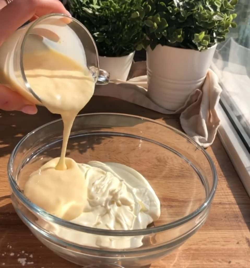 Маковий торт з персиками і ніжним крем-мусом - покроковий рецепт з фото