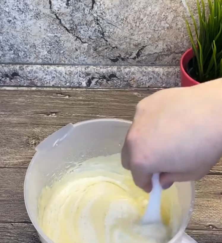 Супер простий рулет з варенням - всього 20 хвилин і смакота до чаю готова