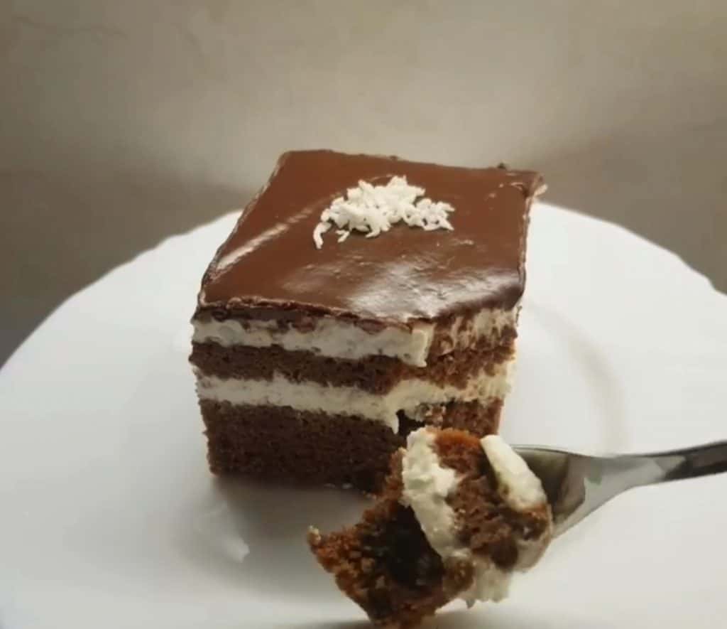 Неймовірно смачний шоколадний торт за 20 хвилин - готується простіше простого