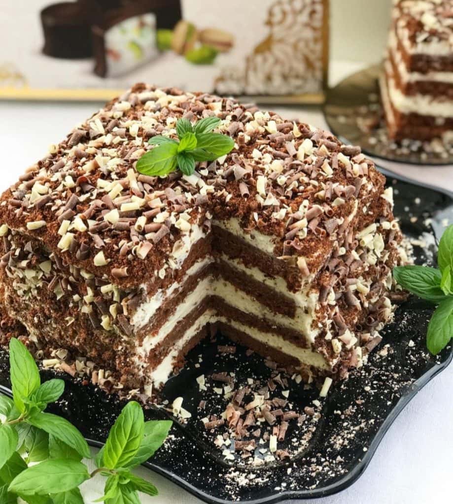 Шоколадний торт з сирним кремом - дуже смачний рецепт простої випічки до чаю