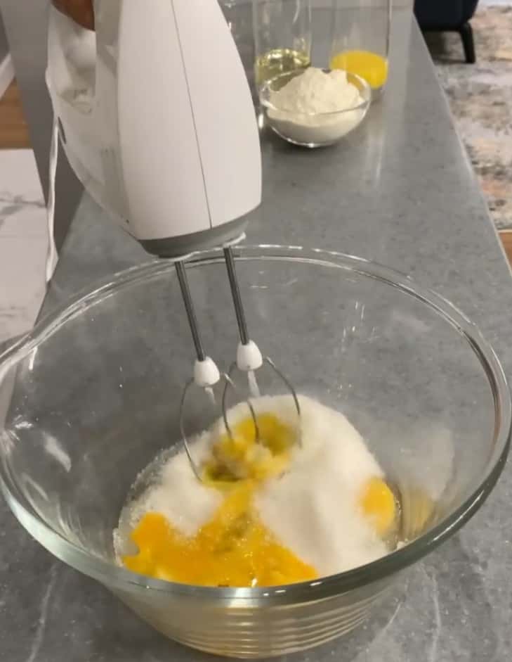 Шоколадний торт з малиновим желе - покроковий рецепт з фото