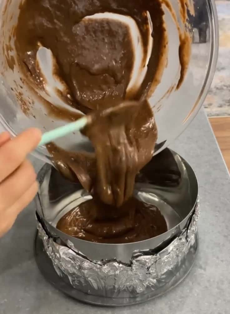 Шоколадний торт з малиновим желе - покроковий рецепт з фото