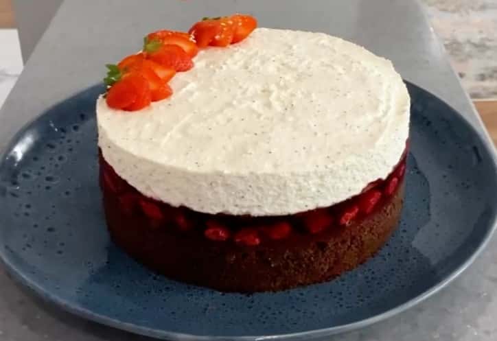 Шоколадний торт з малиновим желе - покроковий рецепт з фото