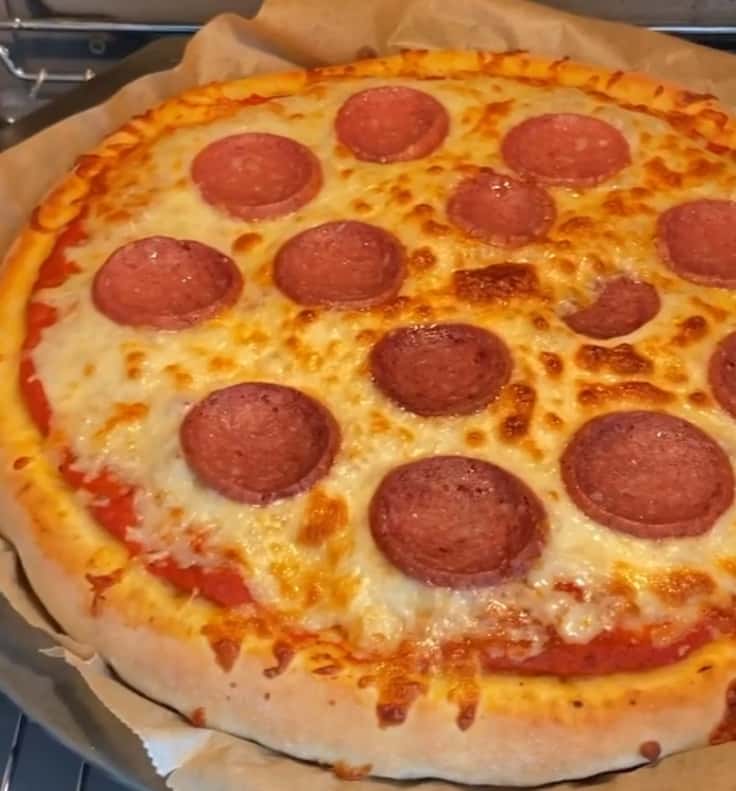 Як я готую найсмачнішу піцу "Папероні" - рецепт з домашнім соусом