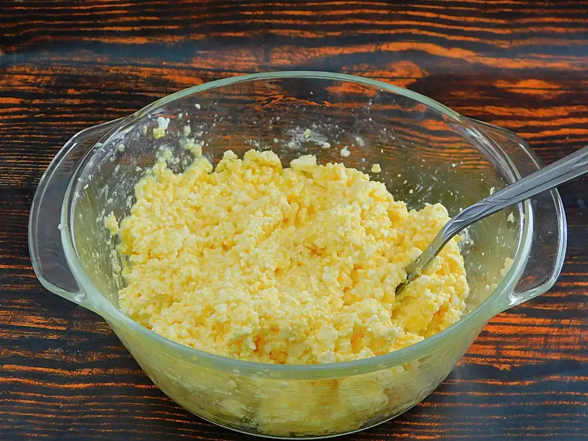 Сирне печиво "Гусячі лапки": м'яке всередині, з хрумкою солодкою скоринкою