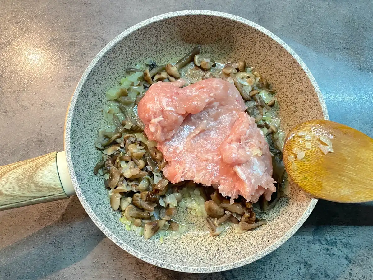 Картопляна запіканка з фаршем та грибами: улюблена страва у моїй сім'ї