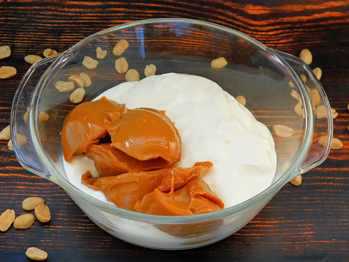 Десерт "Снікерс" БЕЗ випічки: просто пальчики оближеш