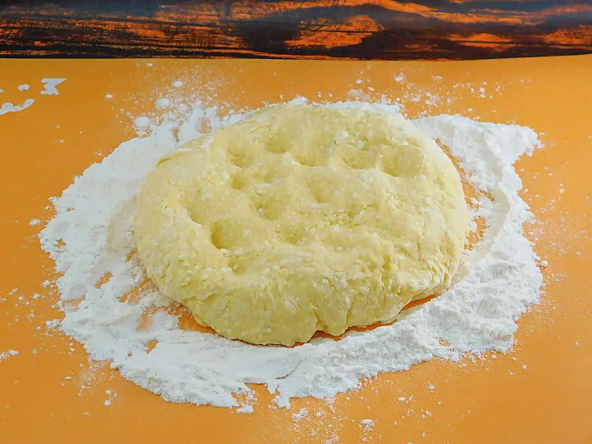 Сирне печиво "Гусячі лапки": м'яке всередині, з хрумкою солодкою скоринкою