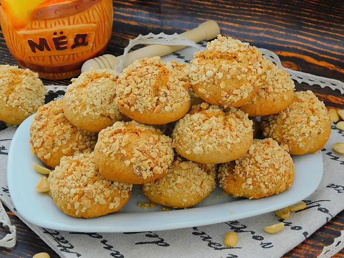 Медове печиво до чаю: смачна та проста випічка