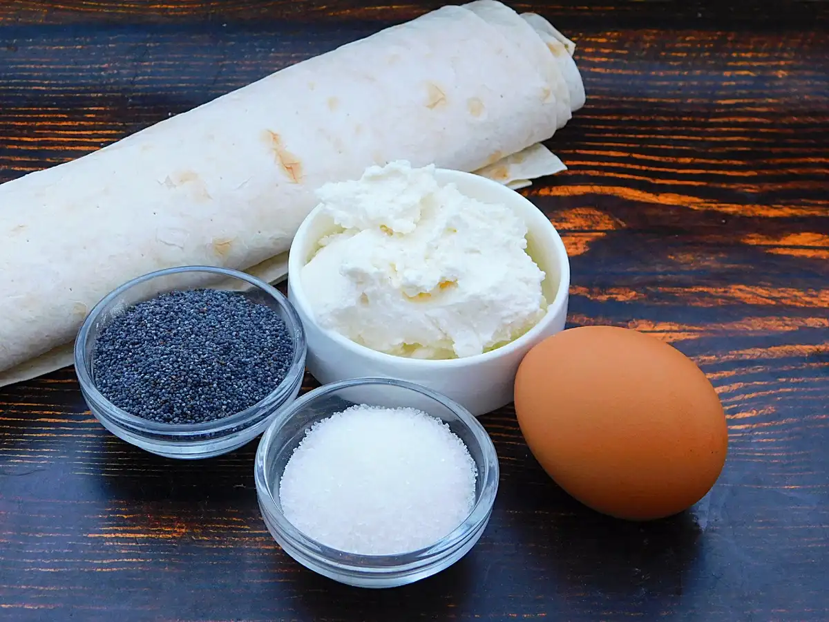 Швидкий десерт до чаю з лаваша: 15 хвилин і смакота на столі