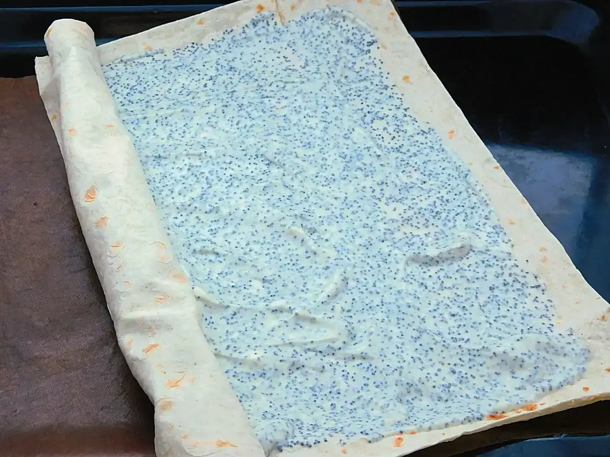 Швидкий десерт до чаю з лаваша: 15 хвилин і смакота на столі