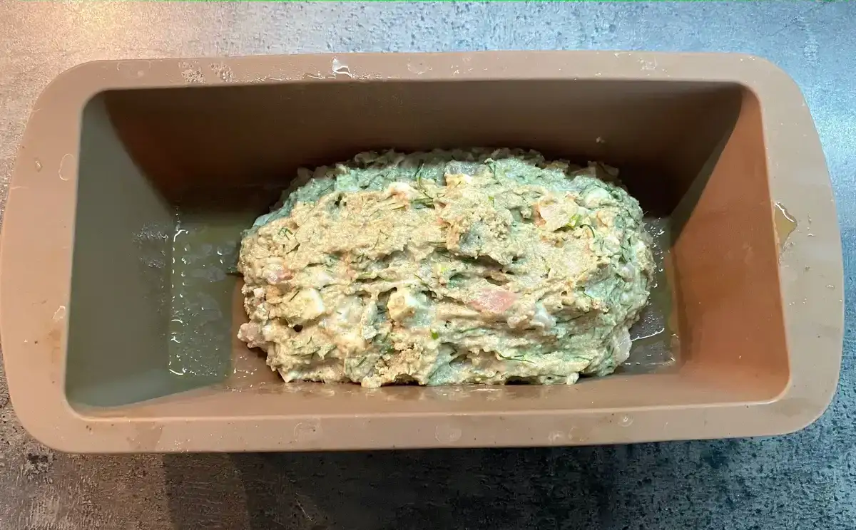 Закусочний кекс з беконом та сиром: ідеально до сніданку, чи замість хліба