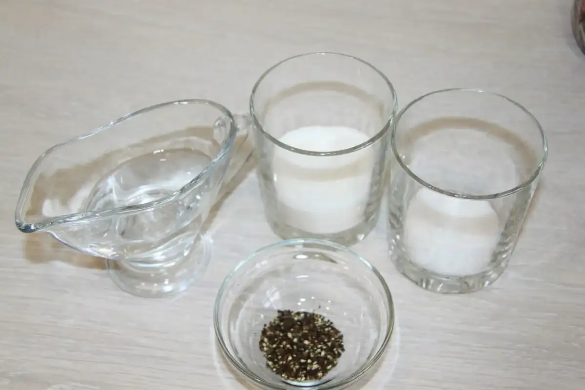 Маринована капуста з буряком та часником: швидко, просто, смачно