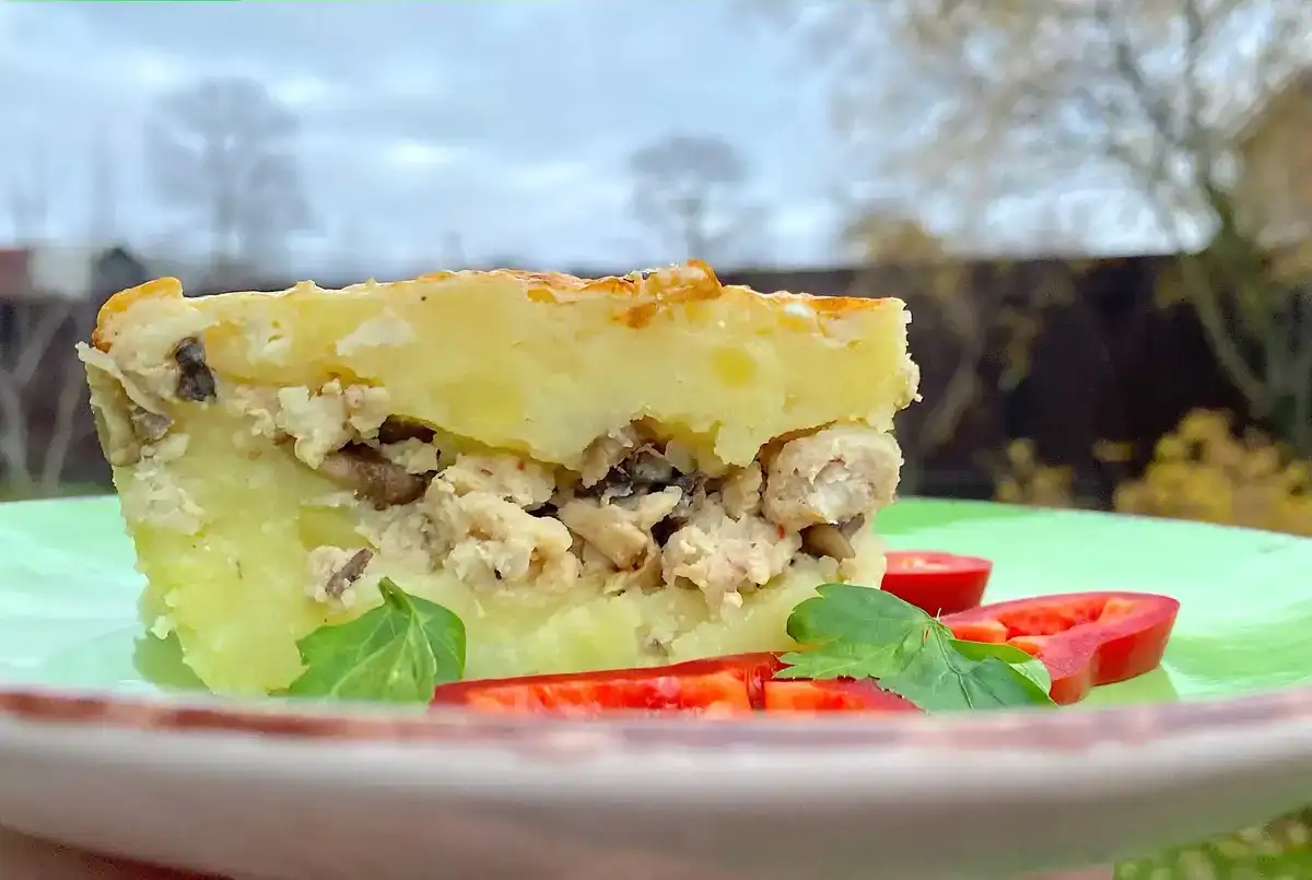 Картопляна запіканка з фаршем та грибами: улюблена страва у моїй сім'ї