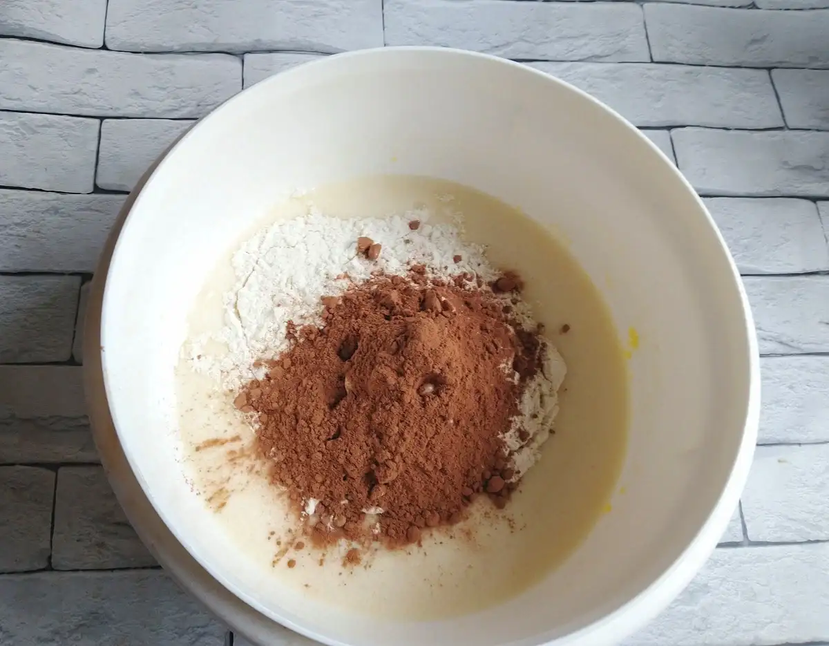 Торт "Три склянки": простий, ходовий рецепт до чаю. Без ваги, міксера, і просочення